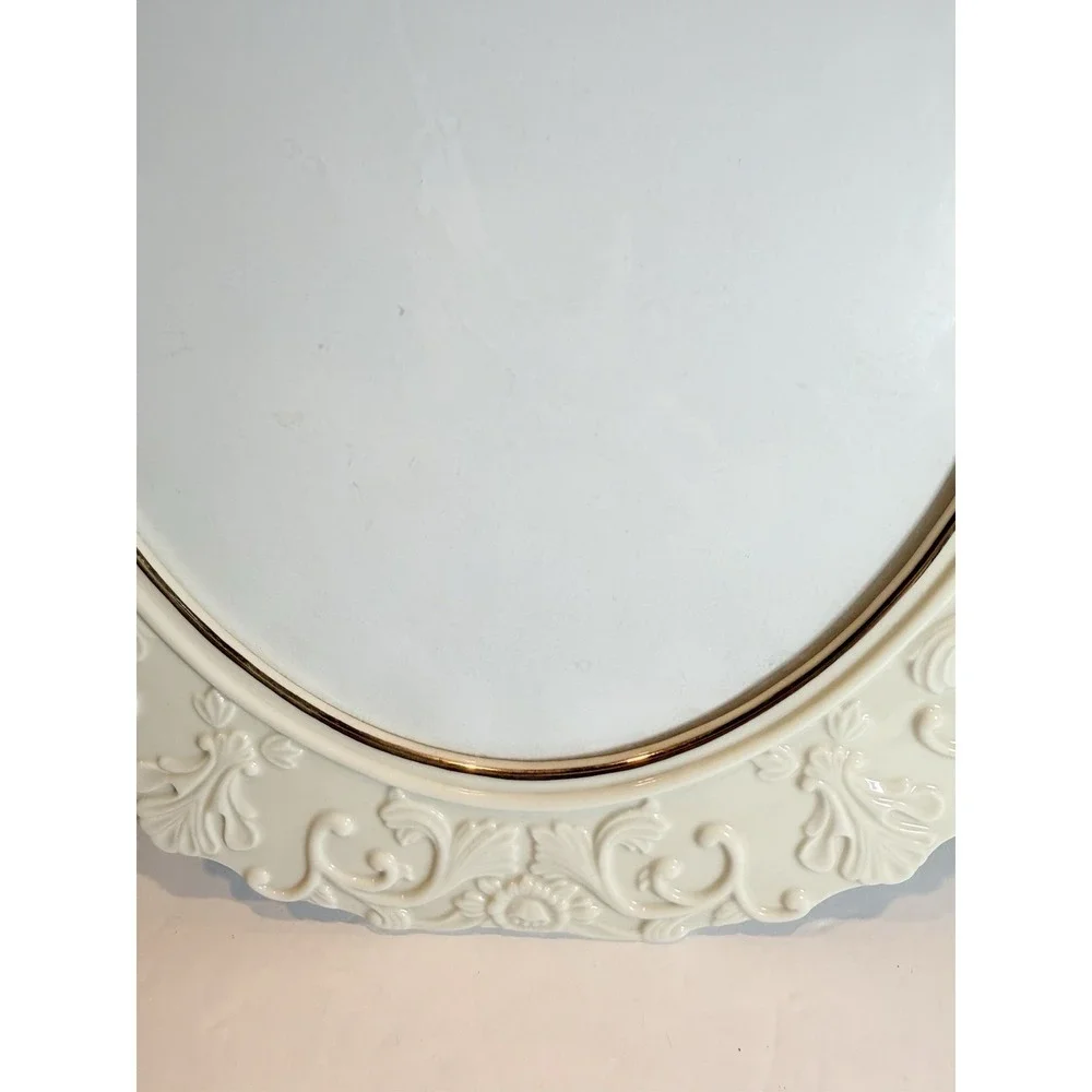 Lenox Ivory Embossed Oval Picture Frame Gold Trim Holds 8x10 Photo Elegant
